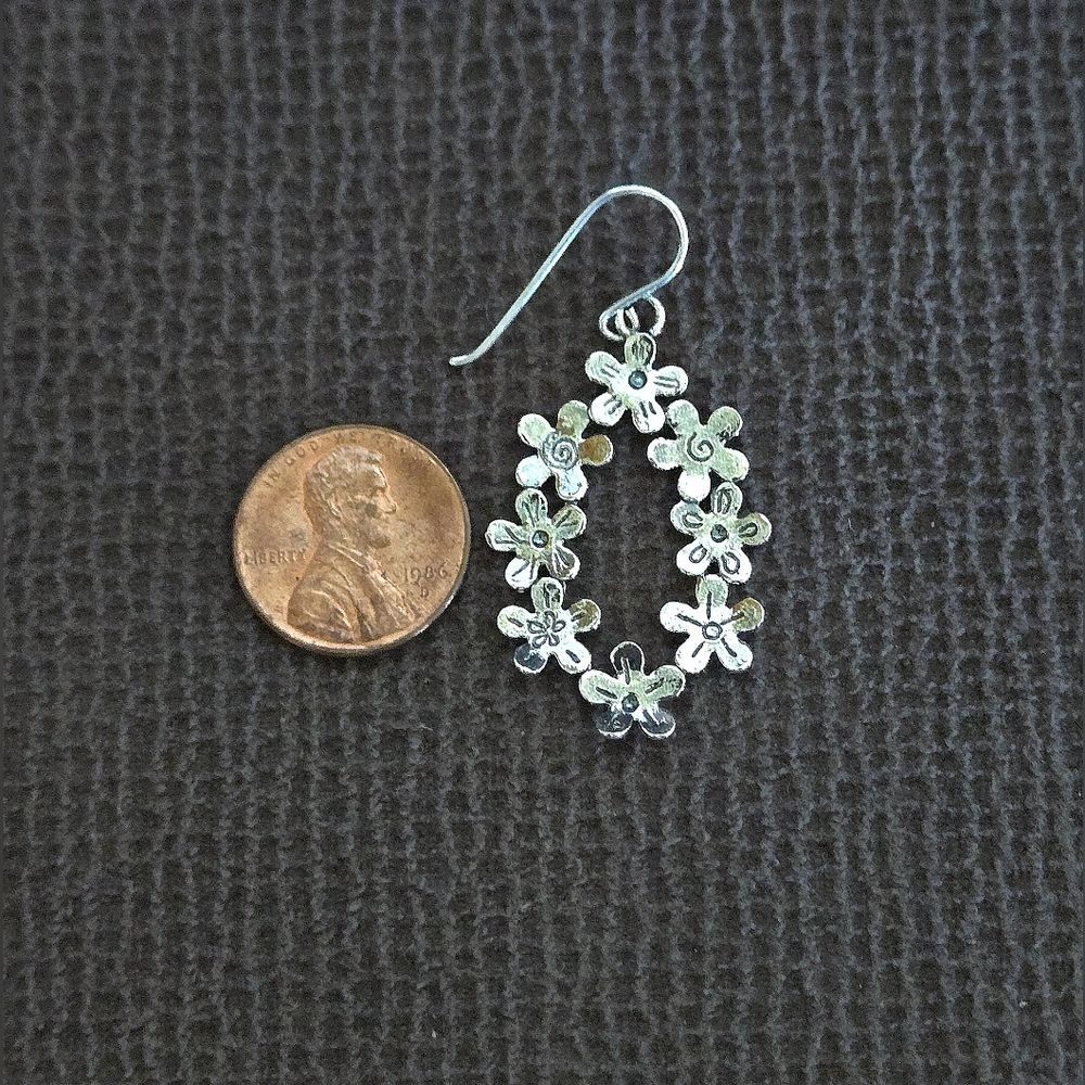 Noa Zuman Silver🤍 Floral🌸 Wreath Dangle Earrings - Picture 16 of 16